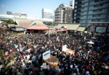Crowds at Imamiya Ebisu Shrine. Source: Osaka Tourism & Convention Bureau https://osaka-info.jp/page/imamiyaebisujinja-tokaebisu