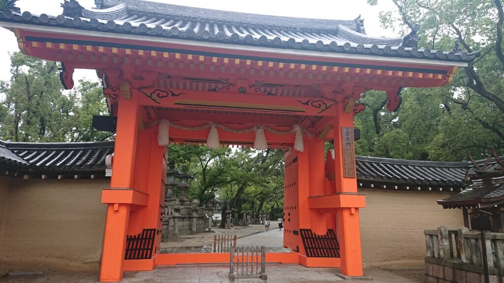 The recently restored main gate of Nishinomiya Shrine.